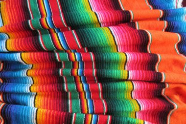 Cinco de mayo Meksika handwoven halı panço çizgili ve parlak renkler İspanyol geleneksel İspanyol kültürü zanaat kumaş stok, fotoğraf, fotoğraf, resim, resim ile fiesta arka plan,