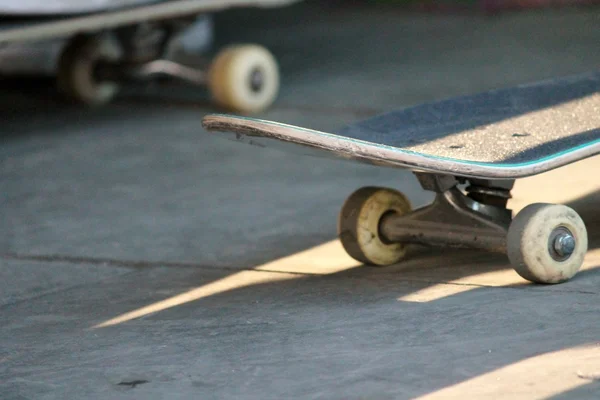 Skateboard na skate park — Stock fotografie