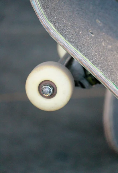 Skateboard en skate park — Foto de Stock