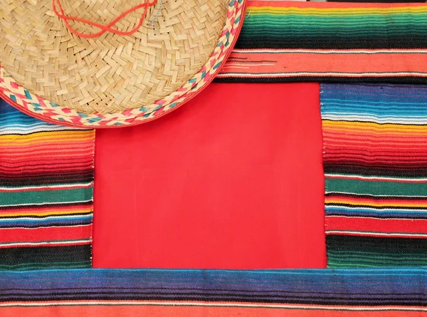 Meksika fiesta panço Meksika serape halı battaniye sombrero arka plan copy-space Cinco de mayo stok, fotoğraf, fotoğraf, resim, resim, — Stok fotoğraf