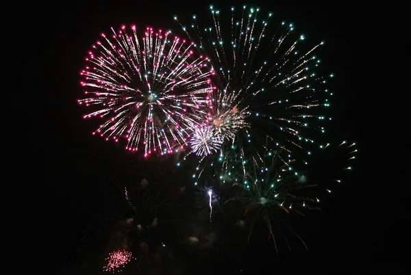 Focuri de artificii Afișează fundalul evenimentului — Fotografie, imagine de stoc