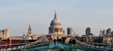 St pauls ve Millenium bridge, Londra, İngiltere'de turizm