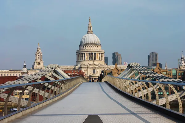 St Pauls cathedral and Millennium Bridge, London, UK — Stock Photo, Image