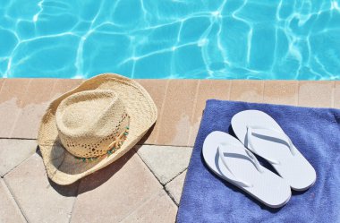 havuz kenarında tatil doğal
