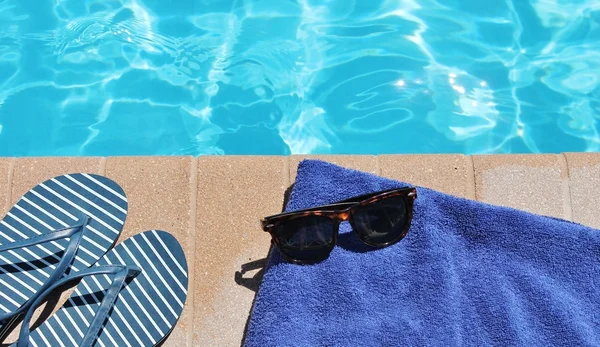 Férias na piscina cenário de férias — Fotografia de Stock