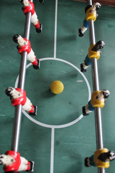 Foosball voetbal in team kleuren Voetbal Brazilië shirts tafelblad — Stockfoto