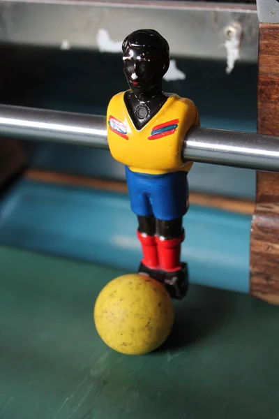 Επιτραπέζια foosball ποδόσφαιρο σε ομάδα χρώματα — Φωτογραφία Αρχείου