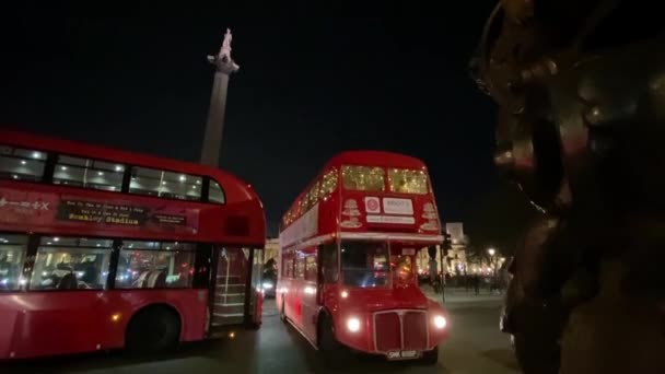 Londýn Velká Británie 2022 Silnice Trafalgar Square Londýn Červeným Autobusem — Stock video