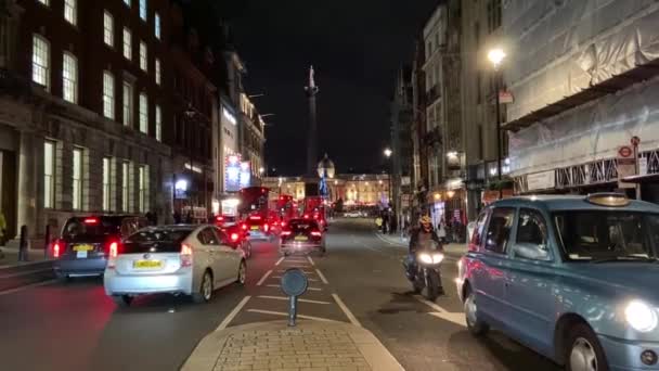 London Storbritannien 2022 Väg Till Trafalgar Square London Med Röda — Stockvideo