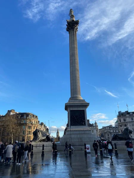 London 2022 Trafalgar Square Rain Lions Nelsons Column Wet Stone — Stock Photo, Image