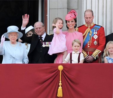 Kraliçe Elizabeth Royal Ailesi, Buckingham Sarayı, Londra Haziran 2017 - Kraliçe 'nin doğum günü için Renk Prensi George William, Prens Philip Kate ve Charlotte Balkon Birlikleri 17 Haziran 2017 Londra, İngiltere