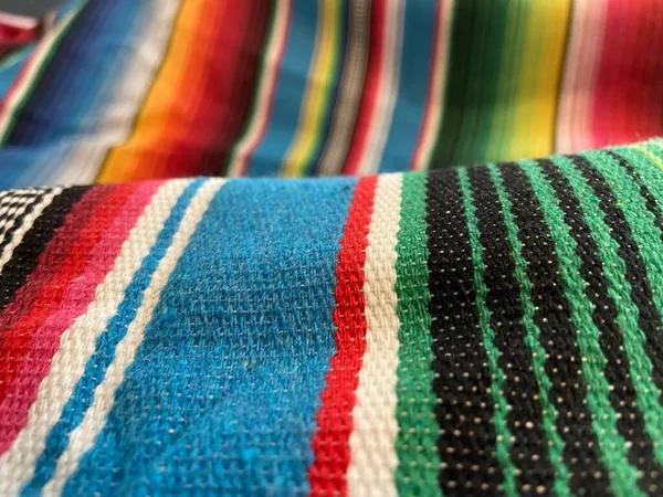 Poncho Serape Mexikansk Bakgrund För Mexiko Cinco Mayo Fiesta Trä — Stockfoto