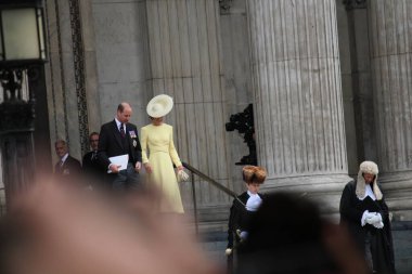 Londra, İngiltere - 06.03.2022: Cambridge Prensi William ve Kate Düşesi Kraliçe Elizabeth 'e 70 yıl boyunca teşekkür etmek amacıyla düzenlenen Platin Yıl Kutlaması' nda 
