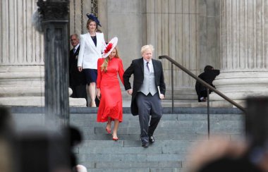 Londra, İngiltere - 06.03.2022: Boris Johnson ve Carrie Johnson Kraliçe Elizabeth 'in 70 yıllık yıldönümü kutlamalarında. 