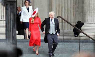 Londra, İngiltere - 06.03.2022: Boris Johnson ve Carrie Johnson Kraliçe Elizabeth 'in 70 yıllık yıldönümü kutlamalarında. 