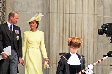 Londra, İngiltere - 06.03.2022: Cambridge Prensi William ve Kate Düşesi Kraliçe Elizabeth 'e 70 yıl boyunca teşekkür etmek amacıyla düzenlenen Platin Yıl Kutlaması' nda 