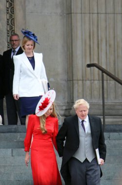 Londra, İngiltere - 06.03.2022: Boris Johnson ve Carrie Johnson, Kraliçe Elizabeth 'in 70' inci yıldönümü kutlamalarında. Liz Truss arkada