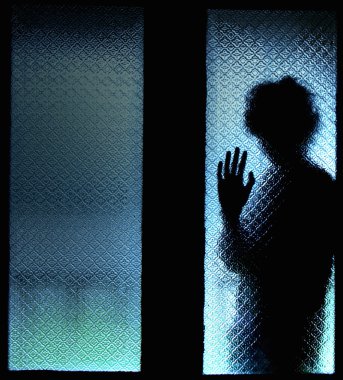 korkak çocuk silüeti