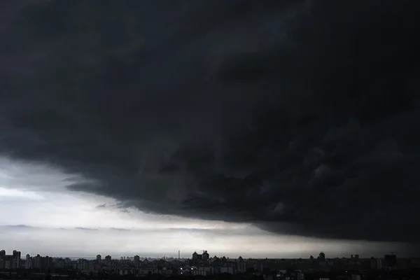 폭풍우 도시 풍경 — 스톡 사진