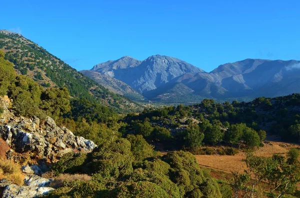 Girit Adası 'ndaki Omalos' taki dağ manzarası, Beyaz Dağlar, Yunanistan