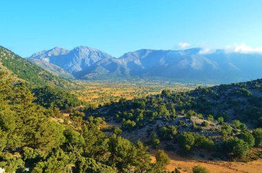 Girit Adası 'ndaki Omalos' taki dağ manzarası, Beyaz Dağlar, Yunanistan