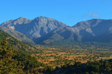 Girit Adası 'ndaki Omalos' taki dağ manzarası, Beyaz Dağlar, Yunanistan