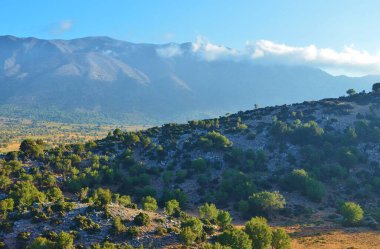 Girit Adası 'ndaki Omalos' taki dağ manzarası, Beyaz Dağlar, Yunanistan