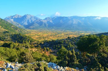 Girit Adası 'ndaki Omalos' taki dağ manzarası, Beyaz Dağlar, Yunanistan