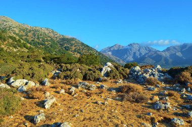 Girit Adası 'ndaki Omalos' taki dağ manzarası, Beyaz Dağlar, Yunanistan
