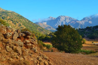Girit Adası 'ndaki Omalos' taki dağ manzarası, Beyaz Dağlar, Yunanistan