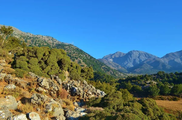 Girit Adası 'ndaki Omalos' taki dağ manzarası, Beyaz Dağlar, Yunanistan