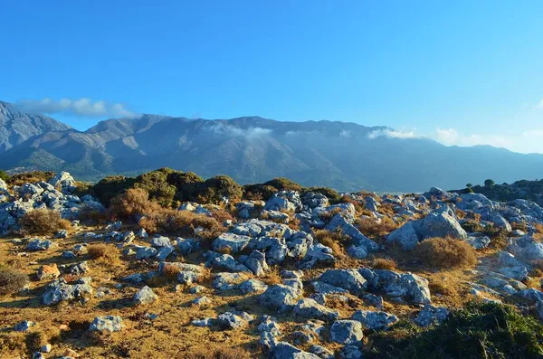 Girit Adası 'ndaki Omalos' taki dağ manzarası, Beyaz Dağlar, Yunanistan
