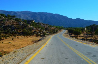 Omalos 'taki Beyaz Dağlar manzarası. Girit Adası, Yunanistan
