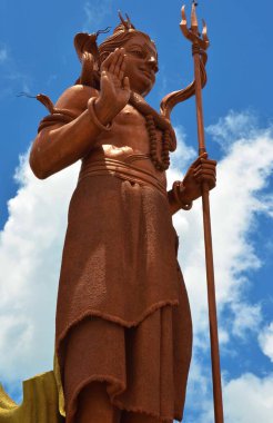 Mauritius 'taki Ganga Talao Tapınağı kompleksindeki Shiva heykeli.