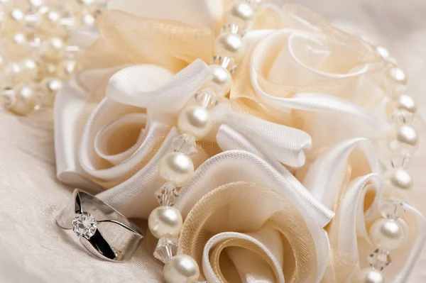 Favores de boda y anillo — Foto de Stock