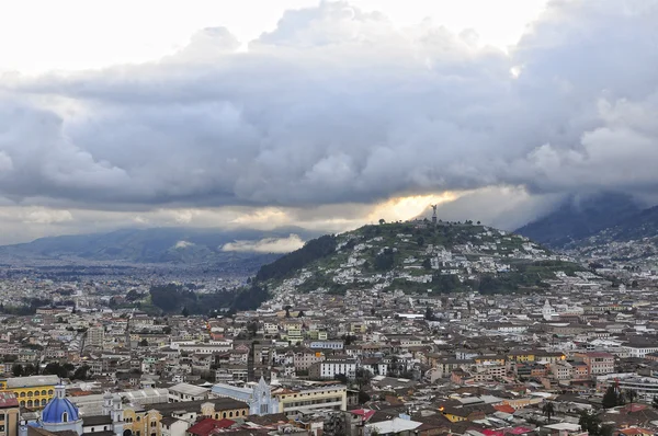 Západ slunce na quito — Stock fotografie