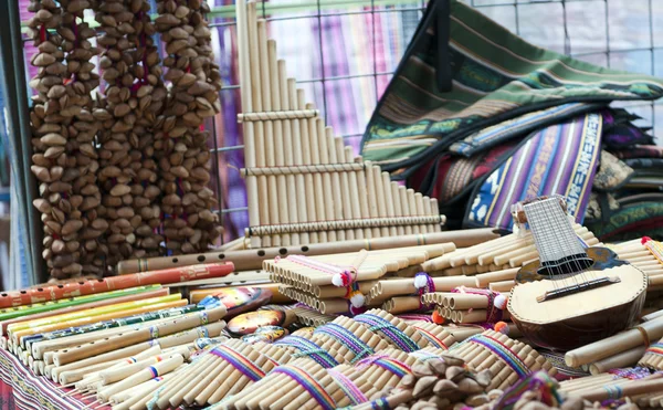 Colorful indigenous market of Otavalo — Stock Photo, Image