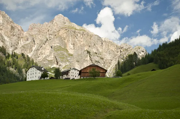 Uma visão geral das Dolomitas italianas — Fotografia de Stock