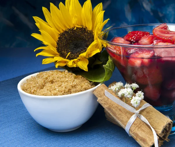 Fresas con vino tinto —  Fotos de Stock