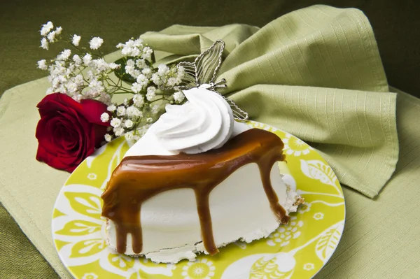 Birthday cake with cream — Stock Photo, Image