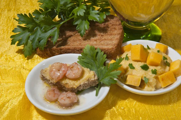 Kabak ve küçük hindistan cevizi ve maydanoz ile karides ve krem — Stok fotoğraf