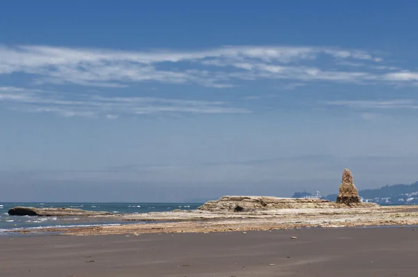 Spiaggia deserta in una baia in Ecuador — Foto Stock