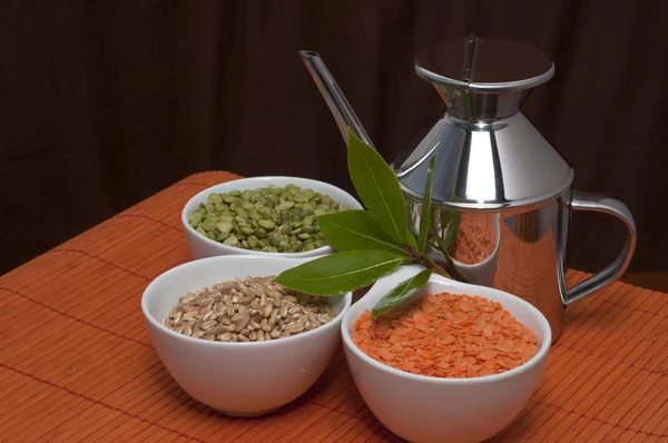 ひよこ豆、エンドウ豆とパール大麦 1 — ストック写真