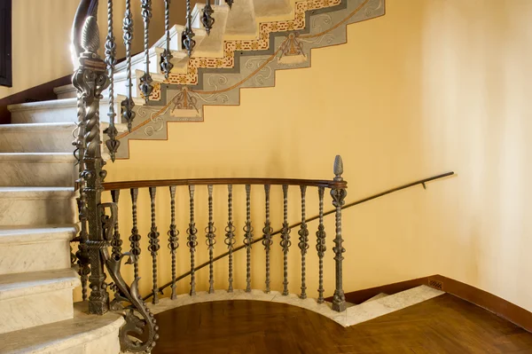 Spiralne schody tercesi zamek — Zdjęcie stockowe