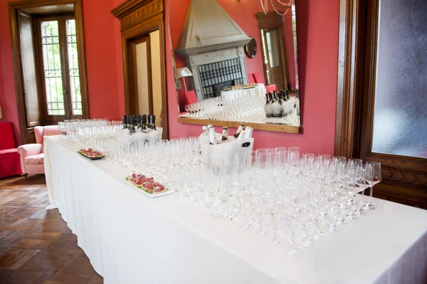 Wedding table in the castle — Stock Photo, Image