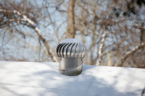 Shiny Snow Dusted Whirlybird Air Vent Snow Covered Roof — Stock Photo, Image