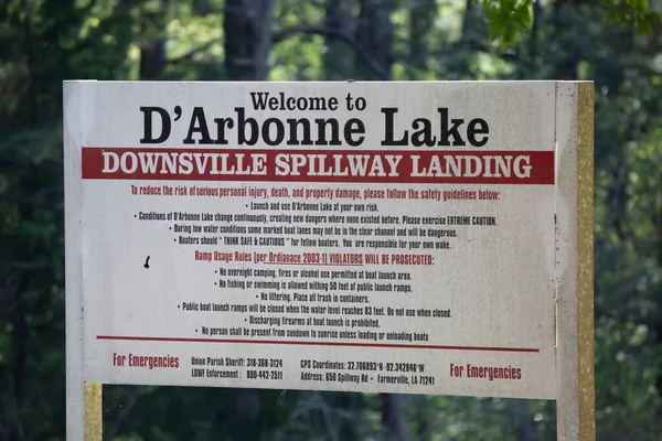 Arbonne Lake Spillwayウェルカムサイン Arbonne Lake Spillwayダウンタウンビル ルイシアナUsaエイプリル社09 2022年 ダルボンヌ湖ダウンビル スプールウェイへの訪問者を歓迎し — ストック写真