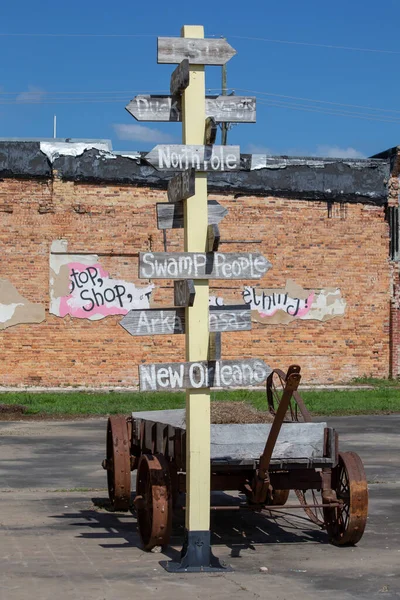 Winnfield Louisiana Maj 2016 Skylt Som Pekar Mot Landmärken Louisiana — Stockfoto