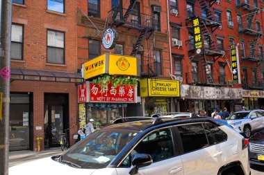 New York, New York, ABD - 21 Ekim 2022: Mott Caddesi üzerindeki New York Çin Mahallesi 'nde birkaç restoran