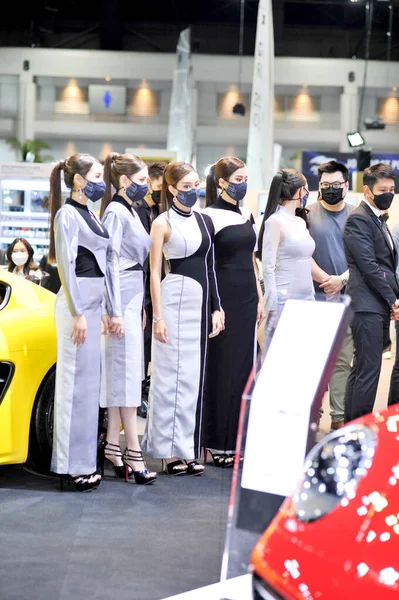 2021年11月30日在泰国曼谷举行的2021年第38届汽车博览会上 曼谷11月30日举行了漂亮的现代博览会 — 图库照片